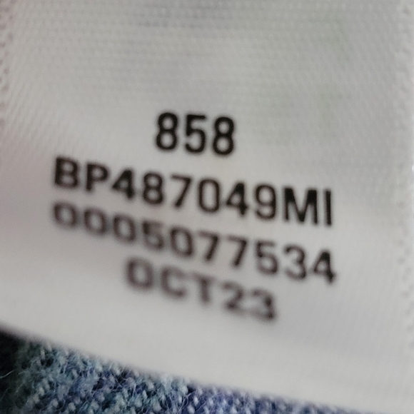 BP. Crop Flannel Button-Up Shirt in Blue Lucie Plaid NWOT - Picture 4 of 9